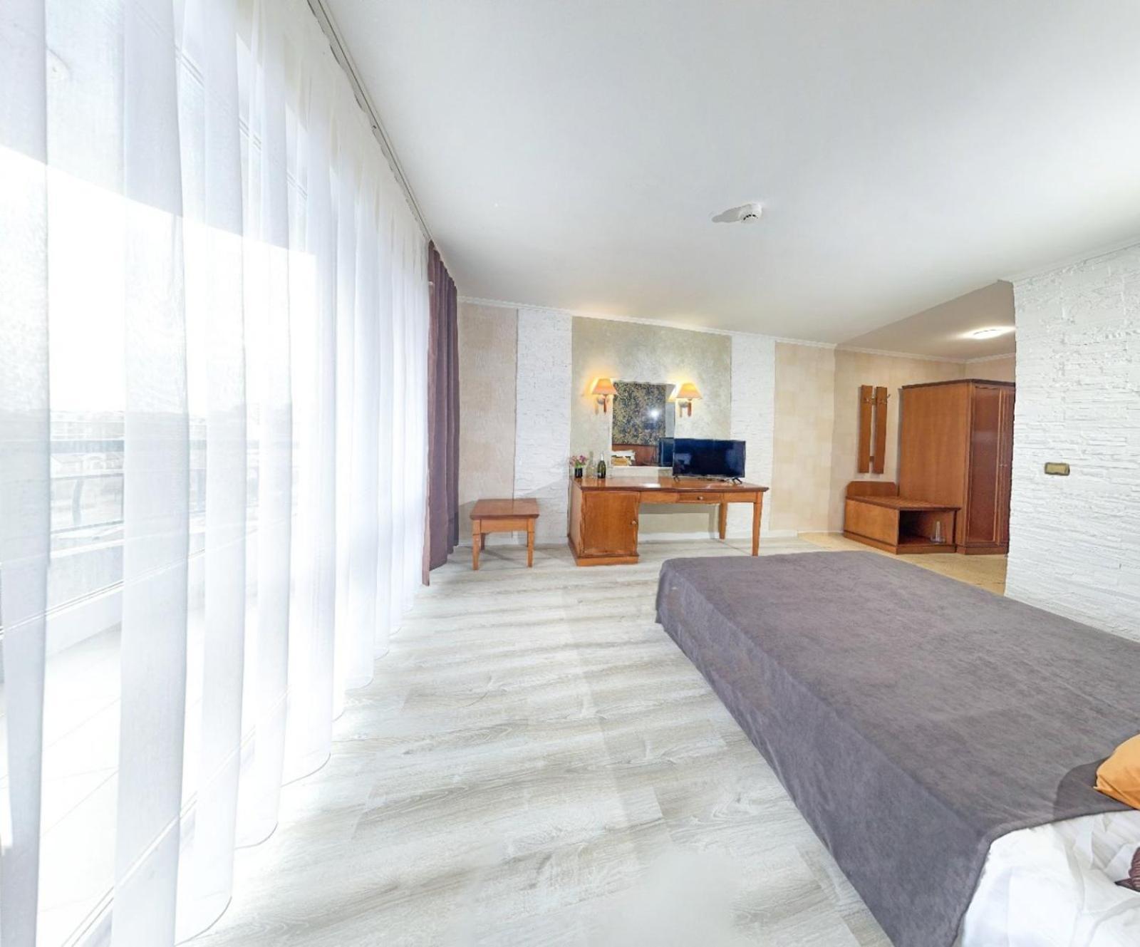Hotel Yo Άγιος Κωνσταντίνος και Ελένη Εξωτερικό φωτογραφία